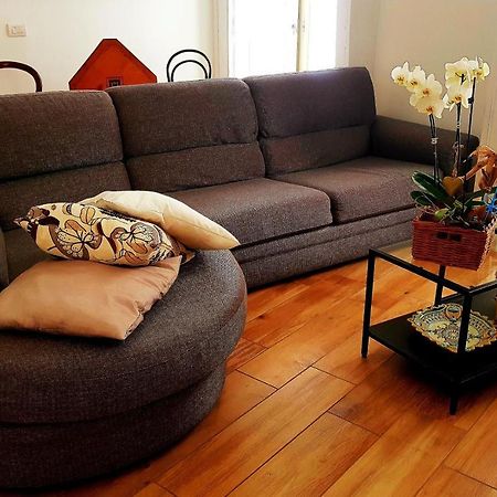 Lo Specchio Dei Papiri Bed & Breakfast Napoli Bagian luar foto