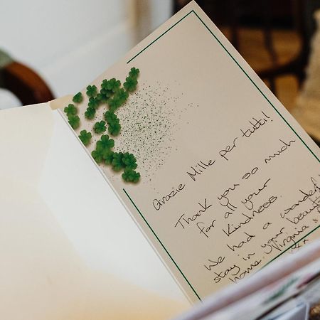 Lo Specchio Dei Papiri Bed & Breakfast Napoli Bagian luar foto
