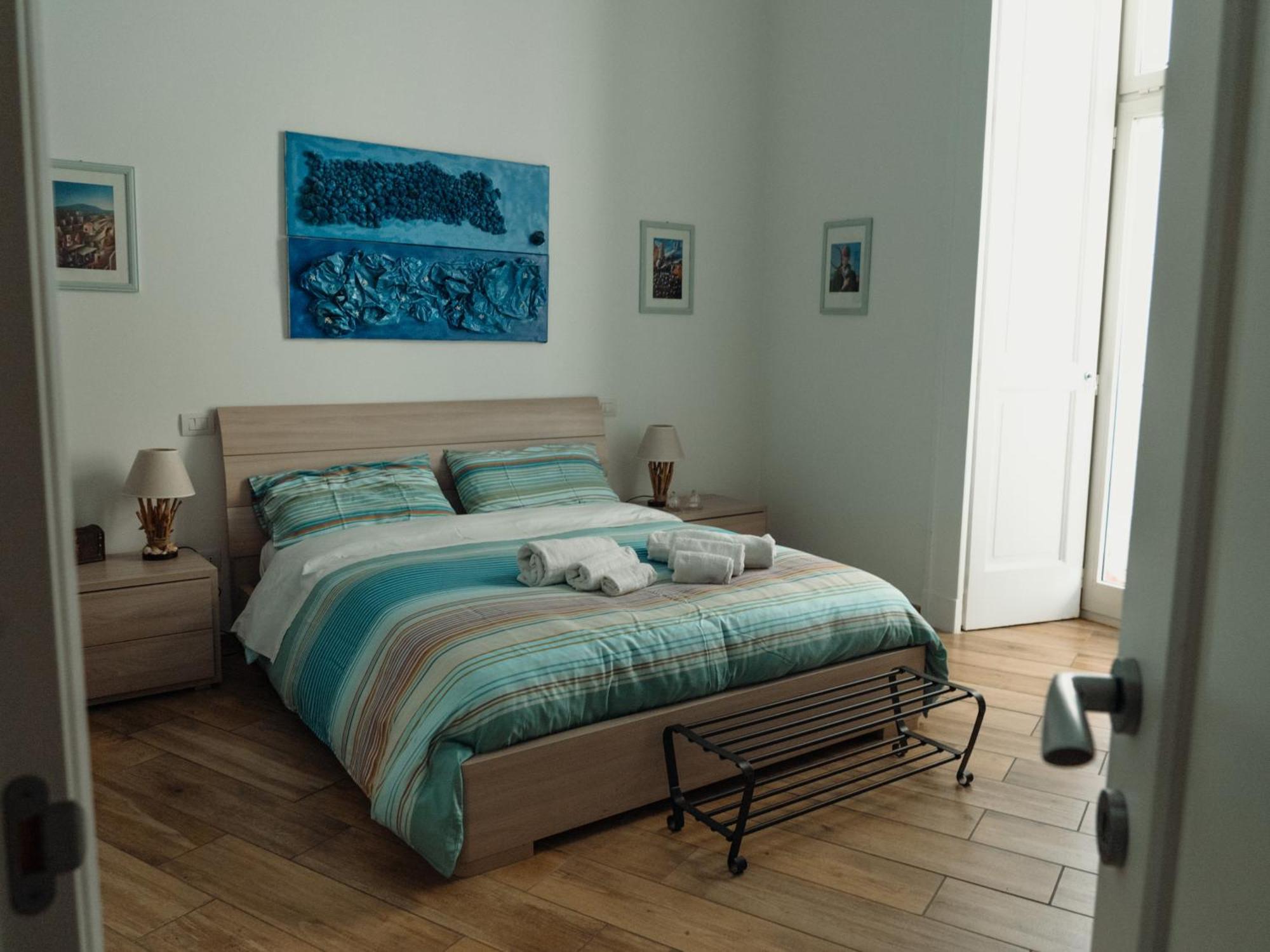 Lo Specchio Dei Papiri Bed & Breakfast Napoli Bagian luar foto
